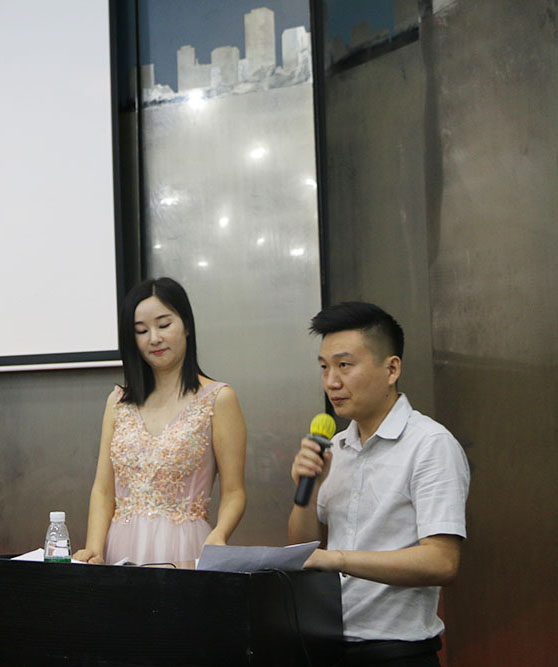 外贸狼第一界峰会现场